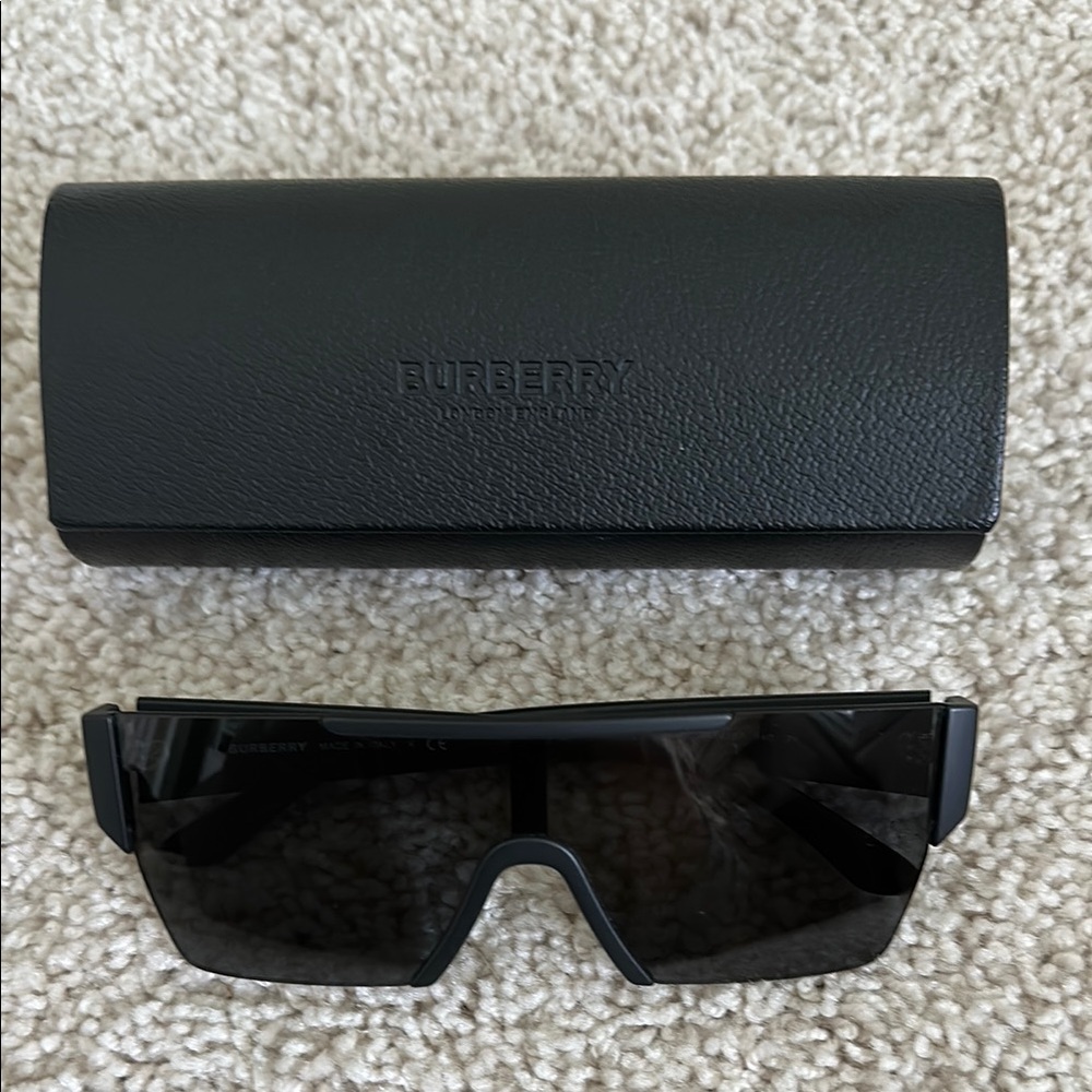 Burberry Black Sunglasses with Case